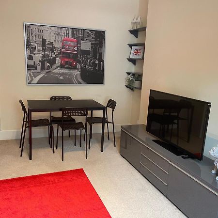 Beautiful 2 Bedroom Apartment- Prime location, Aberdeen centre Extérieur photo