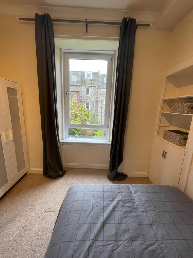 Beautiful 2 Bedroom Apartment- Prime location, Aberdeen centre Extérieur photo