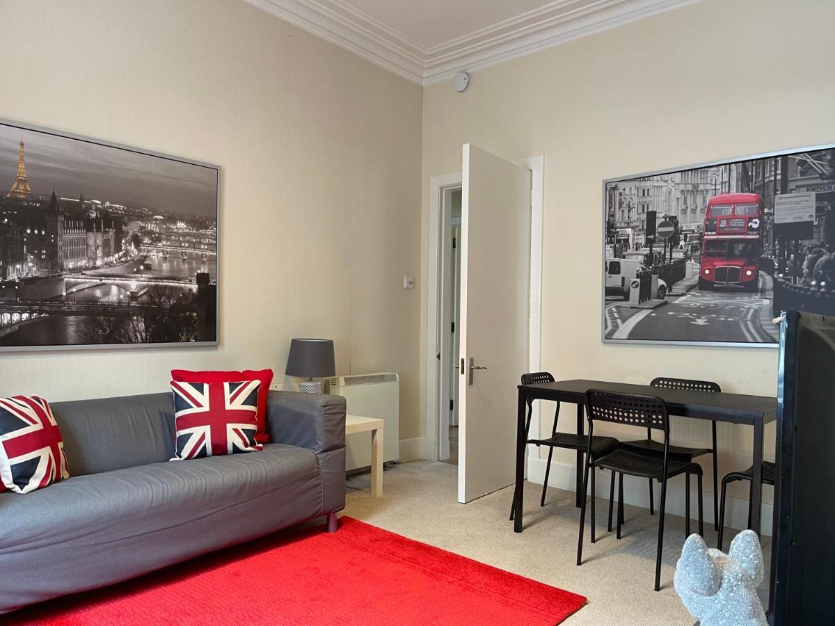 Beautiful 2 Bedroom Apartment- Prime location, Aberdeen centre Extérieur photo