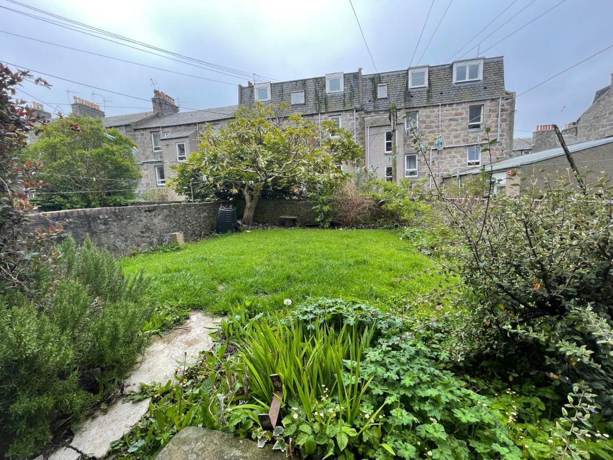 Beautiful 2 Bedroom Apartment- Prime location, Aberdeen centre Extérieur photo